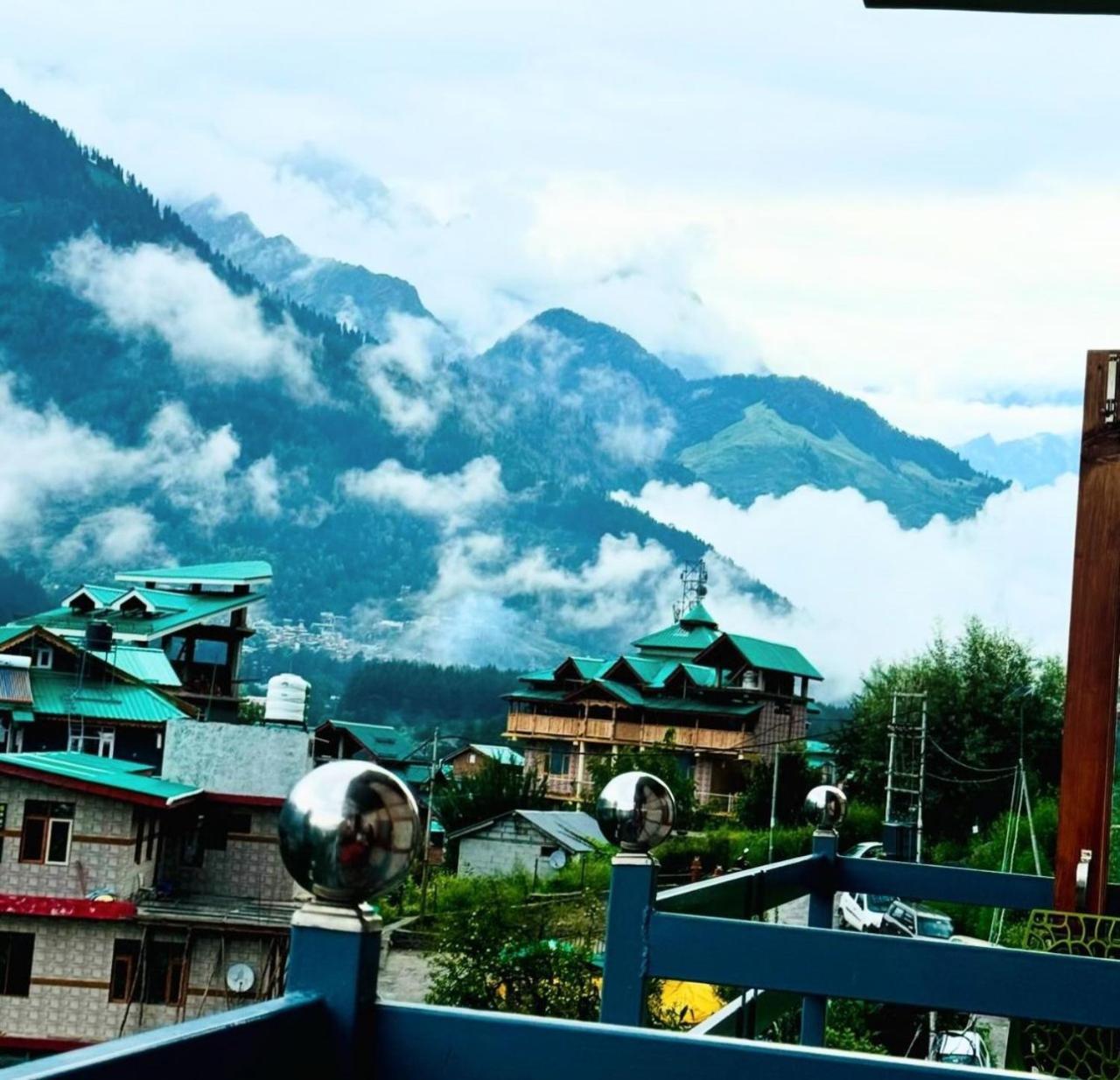 Hotel Himachal Heights Маналі Екстер'єр фото
